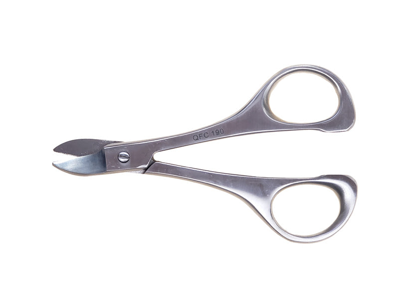 Nail cutting outlet scissors